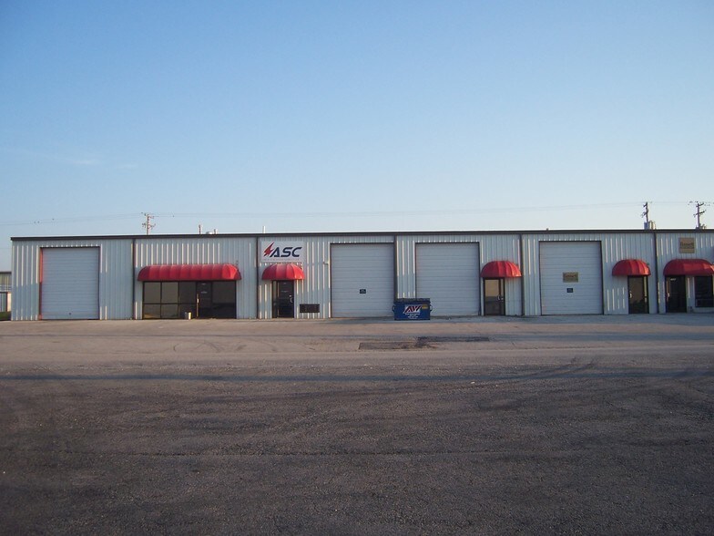 1641-1653 W Lloyd St, Ozark, MO à louer - Photo de l’immeuble – Image 1 sur 5