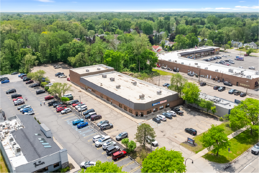 34087-34095 Plymouth Rd, Livonia, MI à vendre - Photo de l’immeuble – Image 2 sur 4