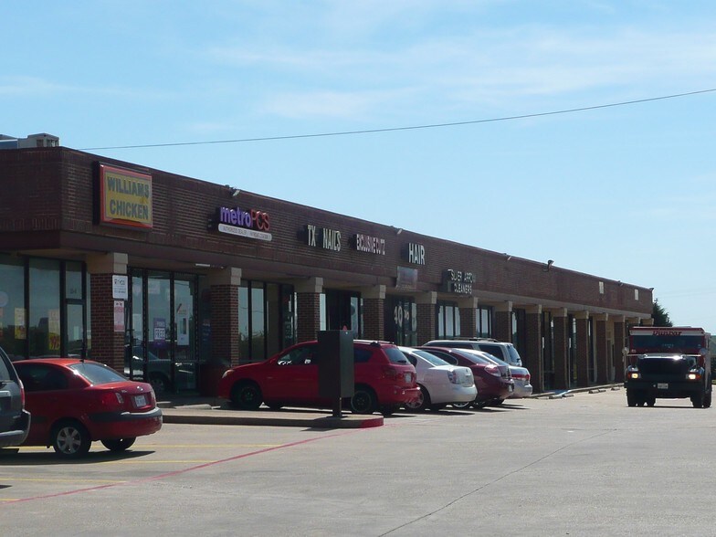 400-450 E Highway 67, Duncanville, TX à louer - Photo de l’immeuble – Image 1 sur 5