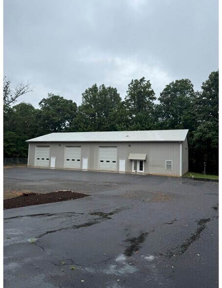 27 Industrial Dr, Ruckersville, VA à louer - Photo de l’immeuble – Image 1 sur 6