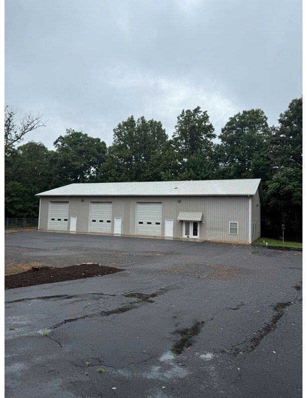 27 Industrial Dr, Ruckersville, VA à louer Photo de l’immeuble– Image 1 sur 7
