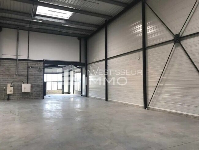 Plus de détails pour 22 Rue Clément Ader, Saint-Pierre-du-Perray - Local d’activités à vendre