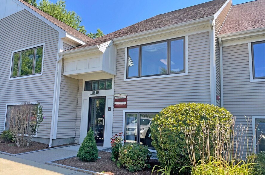82 Palomino Ln, Bedford, NH à louer - Photo de l’immeuble – Image 3 sur 10