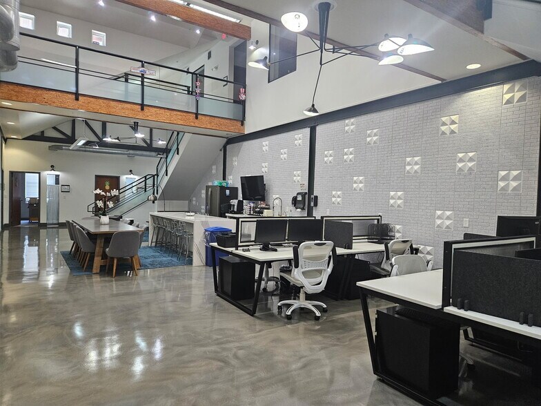 6911 Pistol Range Rd, Tampa, FL à louer - Photo de l’immeuble – Image 3 sur 25
