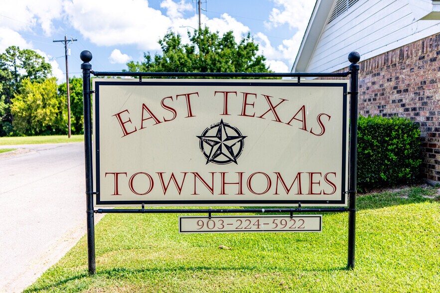 1702 N Newsome St, Mineola, TX à vendre - Photo de l’immeuble – Image 2 sur 22