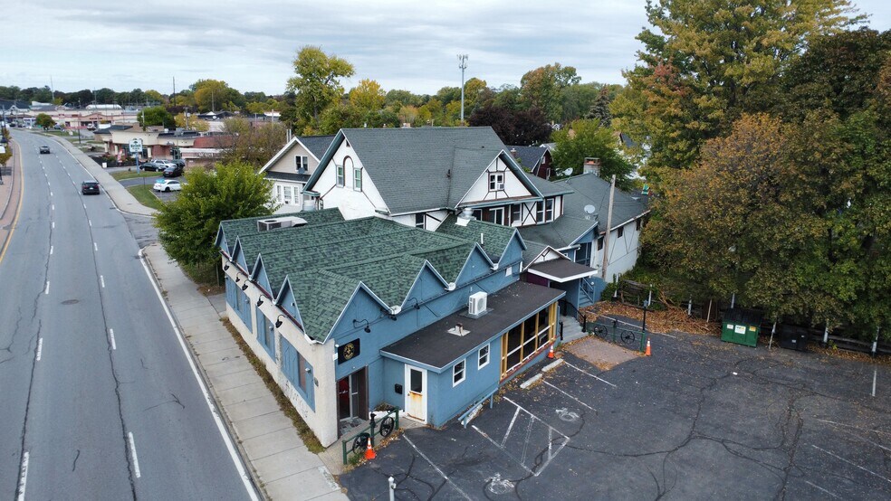534 W Ridge Rd, Rochester, NY à vendre - Photo de l’immeuble – Image 2 sur 26