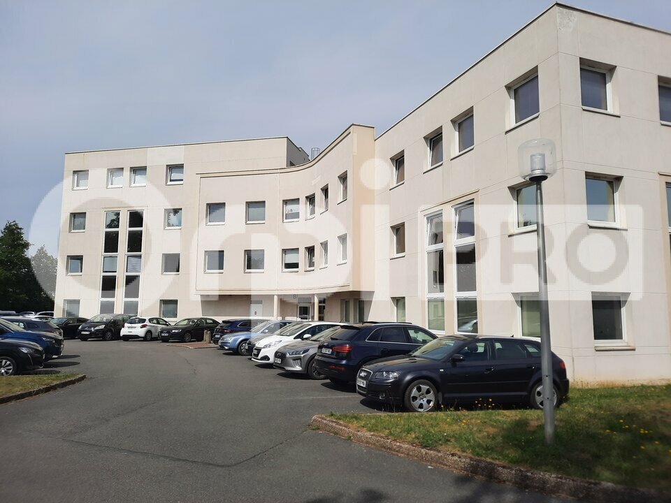 Bureau dans Compiègne à louer Photo de l’immeuble– Image 1 sur 9