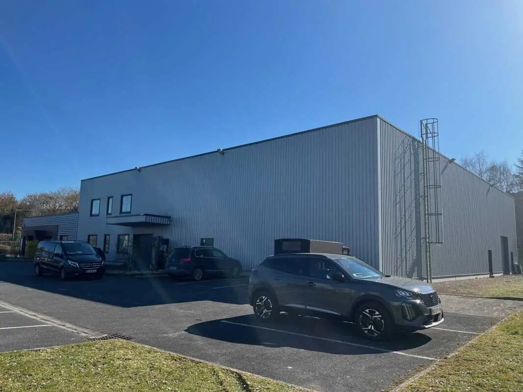 Local d'activités dans Saint-Quentin à vendre Photo de l’immeuble– Image 1 sur 11