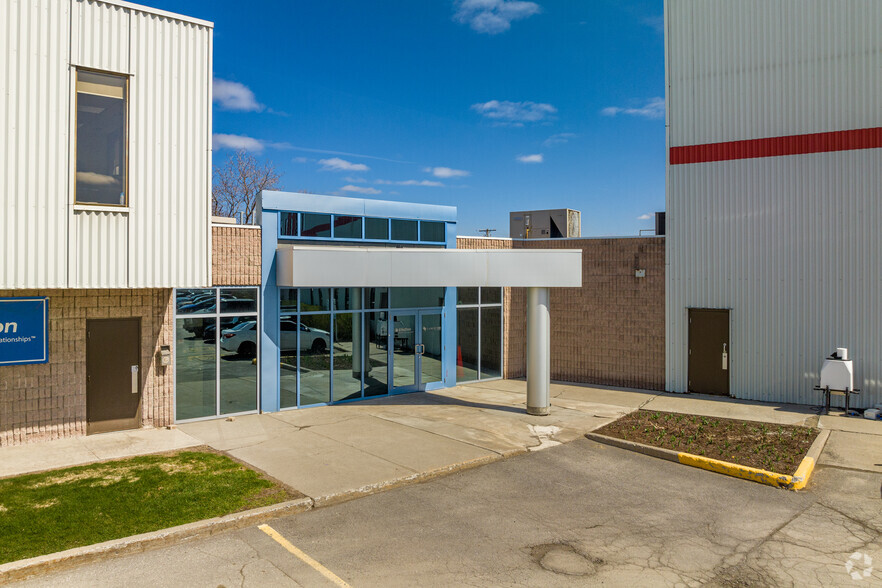 2680 Queensview Dr, Ottawa, ON à louer - Photo de l’immeuble – Image 3 sur 16