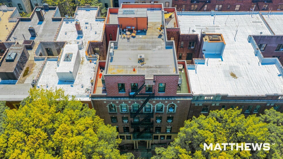 372 Saint Johns Pl, Brooklyn, NY à vendre - Photo de l’immeuble – Image 2 sur 6