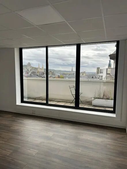 Bureau dans Rouen à louer - Photo de l’immeuble – Image 2 sur 5