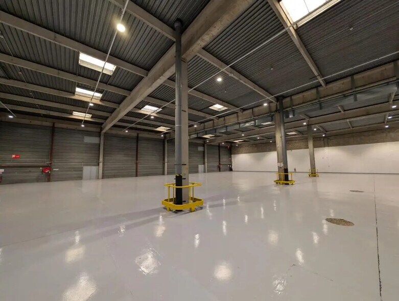 86-114 Avenue Louis Roche, Gennevilliers à louer - Photo de l’immeuble – Image 3 sur 13