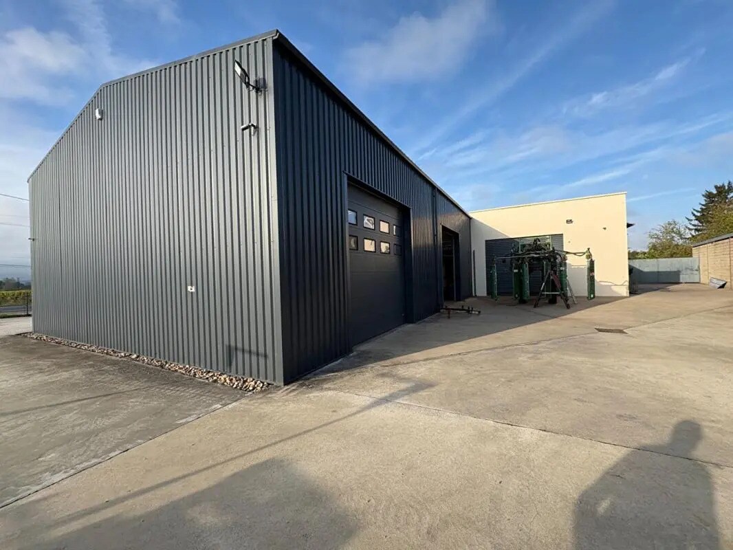 Local d'activités dans Castillon-la-Bataille à vendre Photo de l’immeuble– Image 1 sur 6