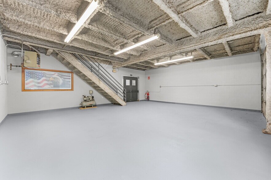 34 Sullivan Rd, North Billerica, MA à vendre - Photo de l’immeuble – Image 3 sur 11