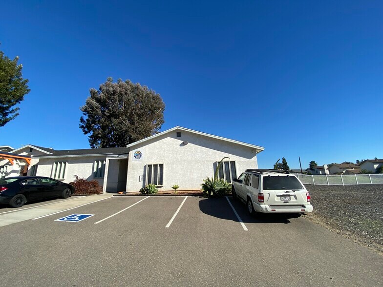 5011 Holly Dr, San Diego, CA à louer - Photo principale – Image 1 sur 6