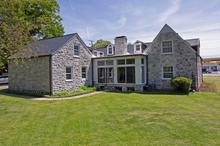 8789 Seneca Trail South, Ronceverte, WV à vendre - Photo de l’immeuble – Image 3 sur 61
