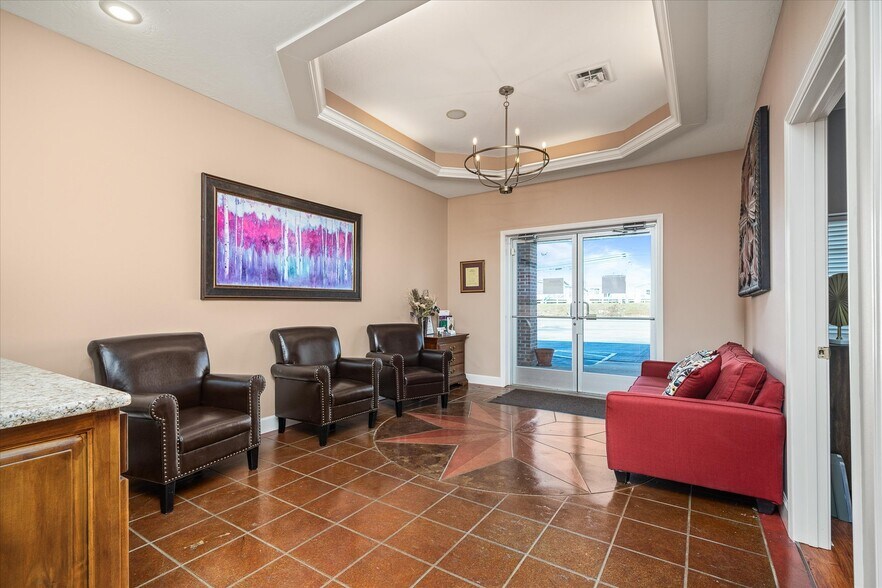 1307 West Ave, Crossville, TN à louer - Hall d’entrée – Image 3 sur 9