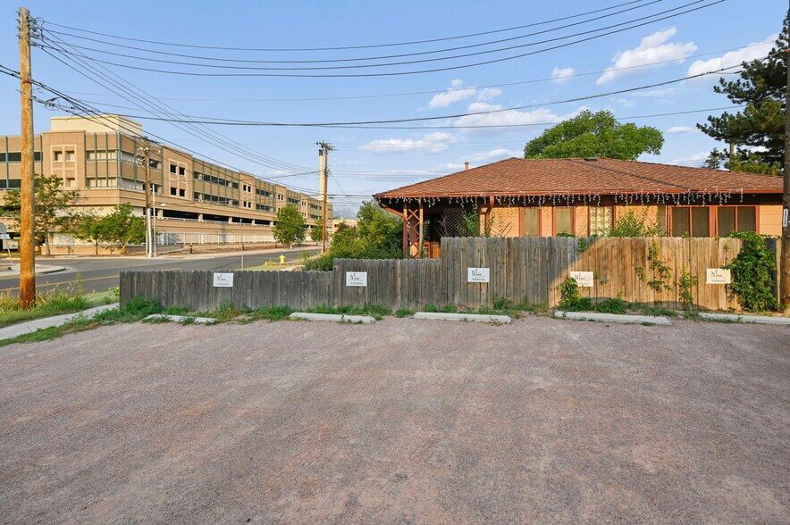 2402 N Nevada Ave, Colorado Springs, CO à vendre - Photo de l’immeuble – Image 2 sur 54