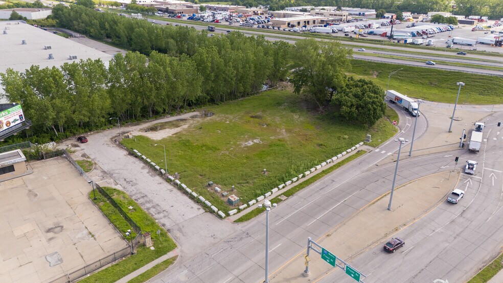 6900 E Front St, Kansas City, MO à vendre - Photo de l’immeuble – Image 2 sur 17