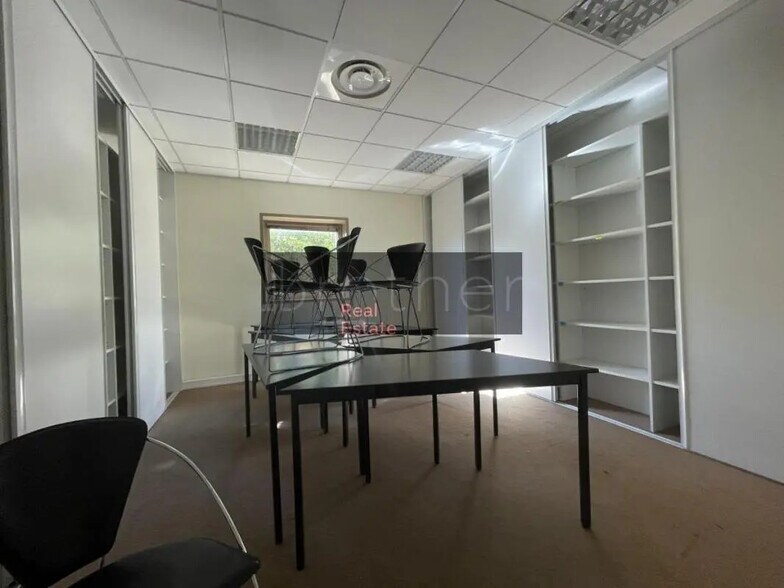 Bureau dans Bruges à louer - Photo de l’immeuble – Image 2 sur 9