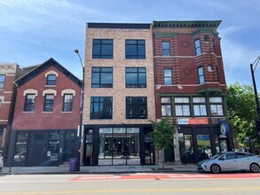 1857 W Chicago Ave, Chicago, IL à louer Photo de l’immeuble– Image 1 sur 1