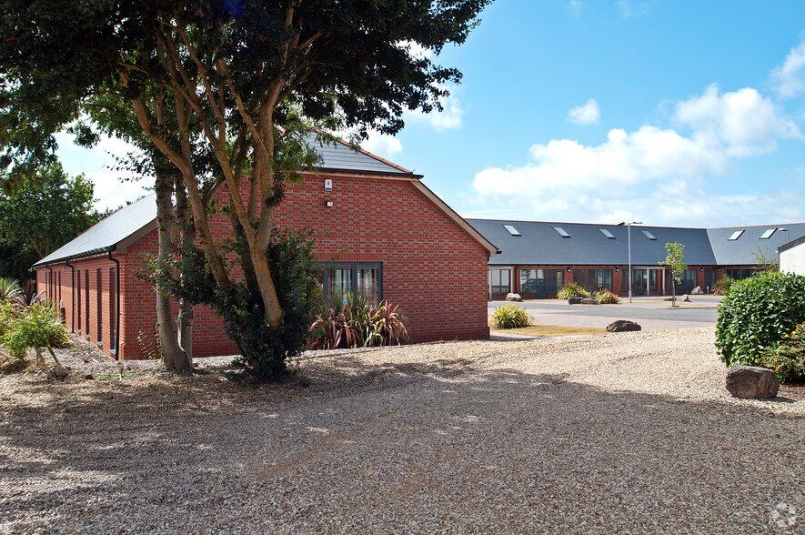 Vinnetrow Rd, Chichester à vendre - Photo principale – Image 1 sur 4