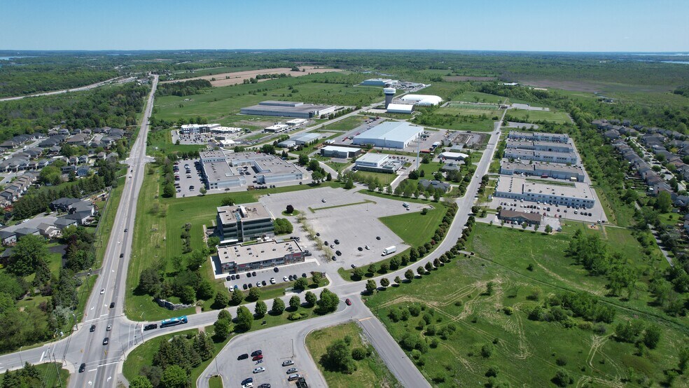 683 Innovation Dr, Kingston, ON à louer - Photo de l’immeuble – Image 3 sur 6