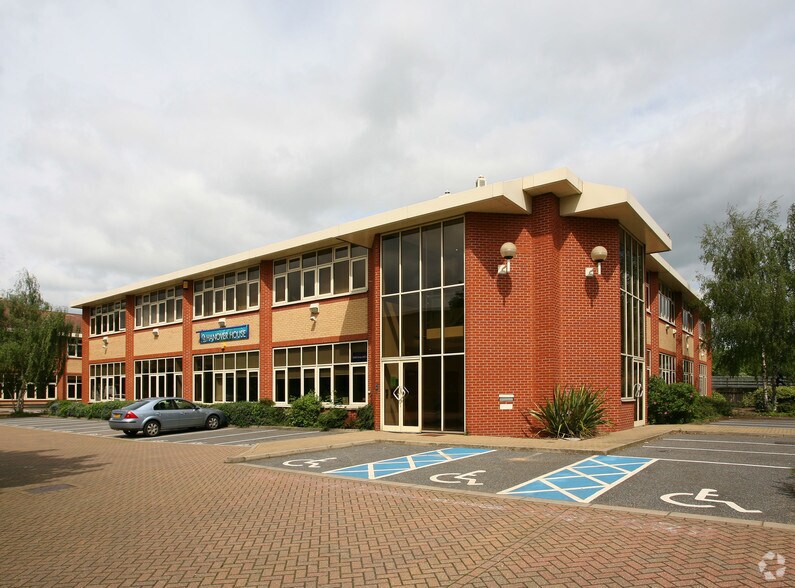 Britannia Rd, Waltham Cross à louer - Photo de l’immeuble – Image 1 sur 2