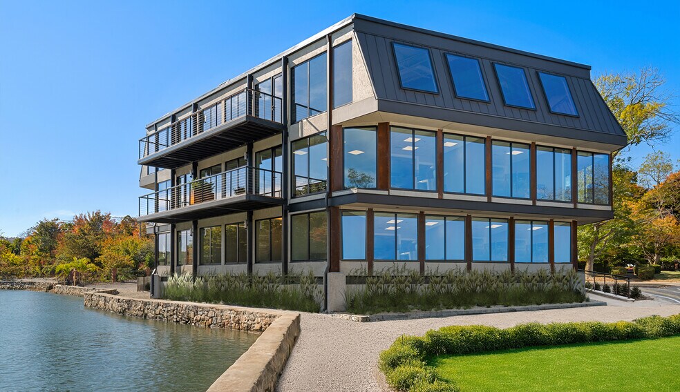 257 Riverside Ave, Westport, CT à louer - Photo de l’immeuble – Image 1 sur 9