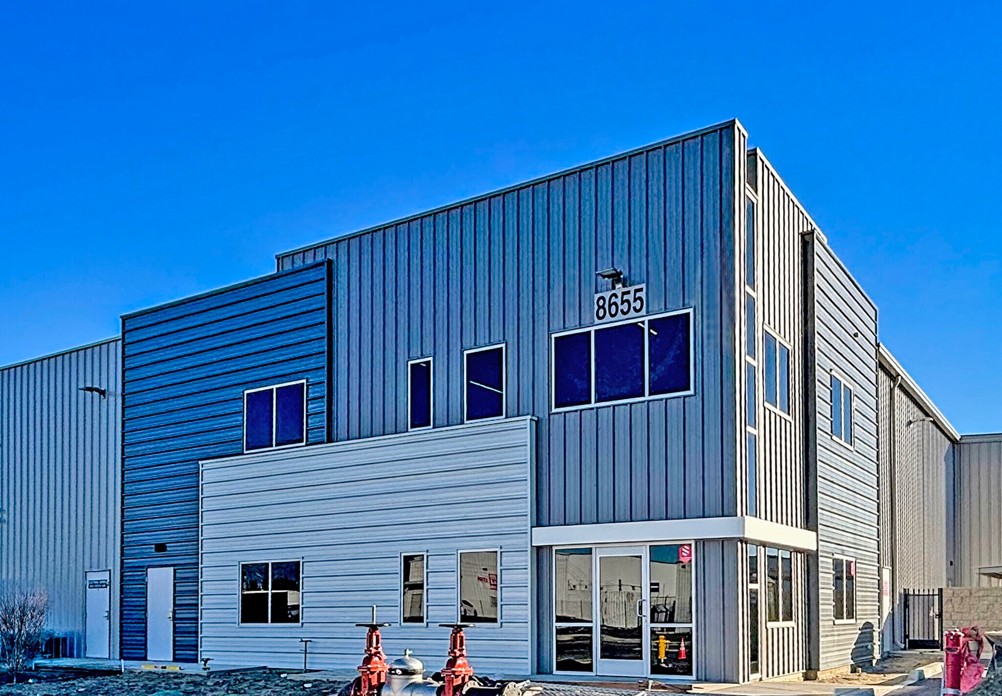 8655 Beech Ave, Fontana, CA à louer Photo principale– Image 1 sur 6