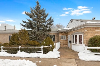 15 Saint Pauls Ave, Staten Island, NY à louer Photo intérieure– Image 2 sur 12