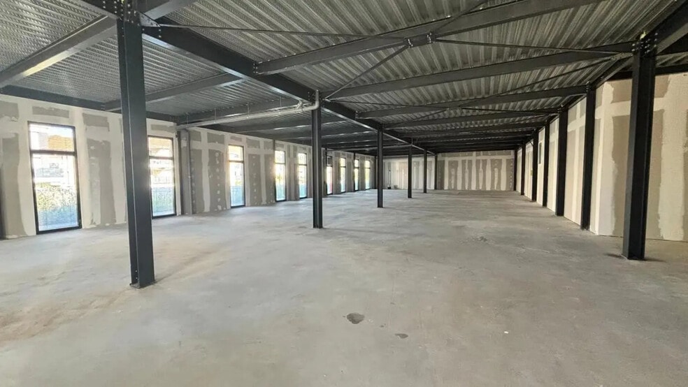 44 Rue Pierre Curie, Plaisir à louer - Photo de l’immeuble – Image 2 sur 6