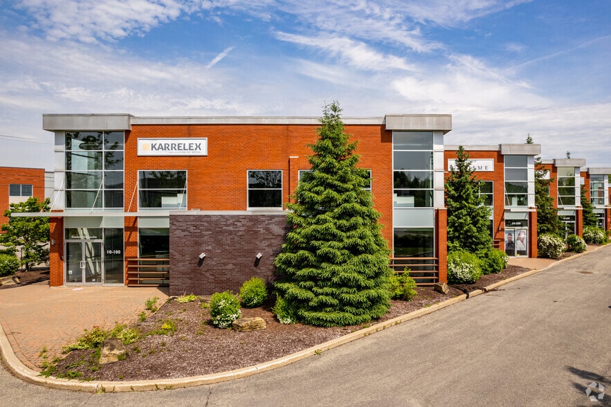 10 Rue Gaston-Dumoulin, Blainville, QC à louer - Photo principale – Image 1 sur 36