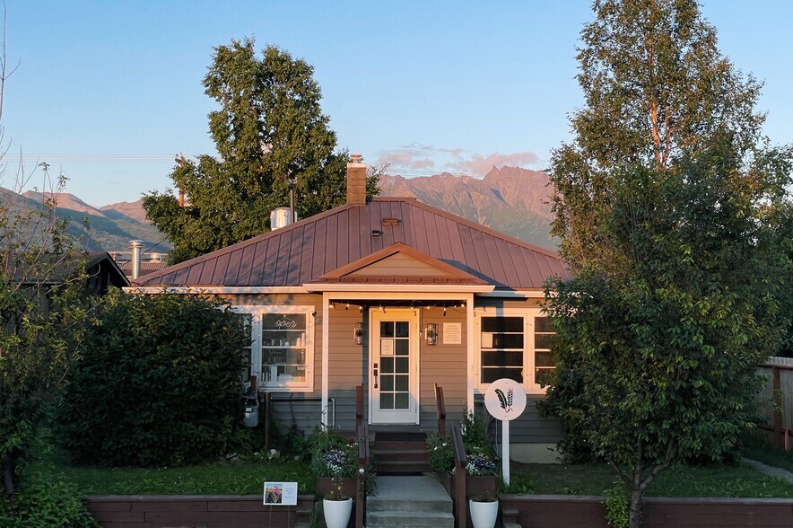 927 S Cobb St, Palmer, AK à vendre - Photo de l’immeuble – Image 1 sur 37