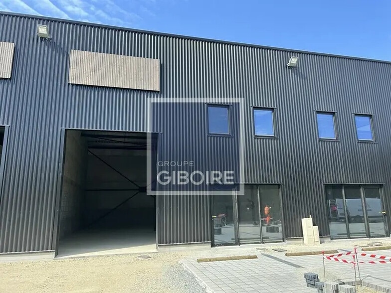 Industriel/Logistique dans La Mézière à vendre - Photo de l’immeuble – Image 2 sur 6