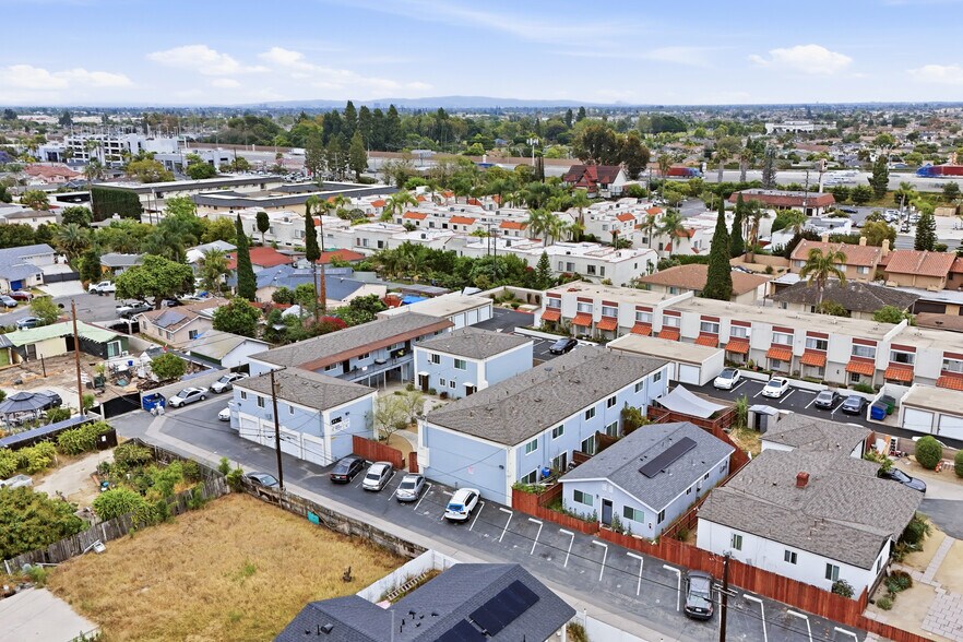 13392 Magnolia St, Garden Grove, CA à vendre - Photo de l’immeuble – Image 2 sur 17
