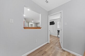 330 Elco Ln, China Spring, TX à louer Photo intérieure– Image 2 sur 6