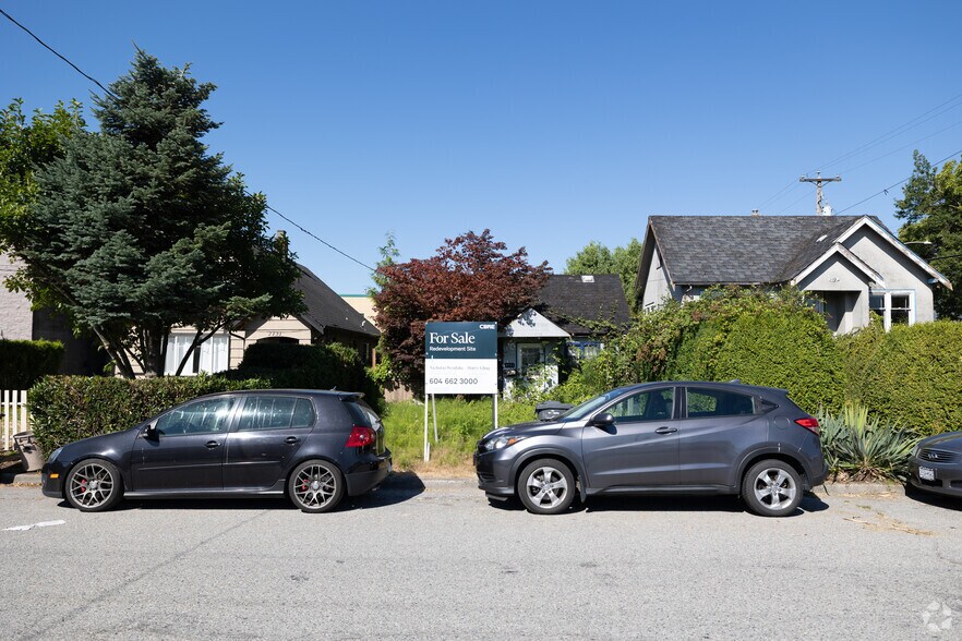 2711 Smith St, Richmond, BC à vendre - Photo de l’immeuble – Image 2 sur 2