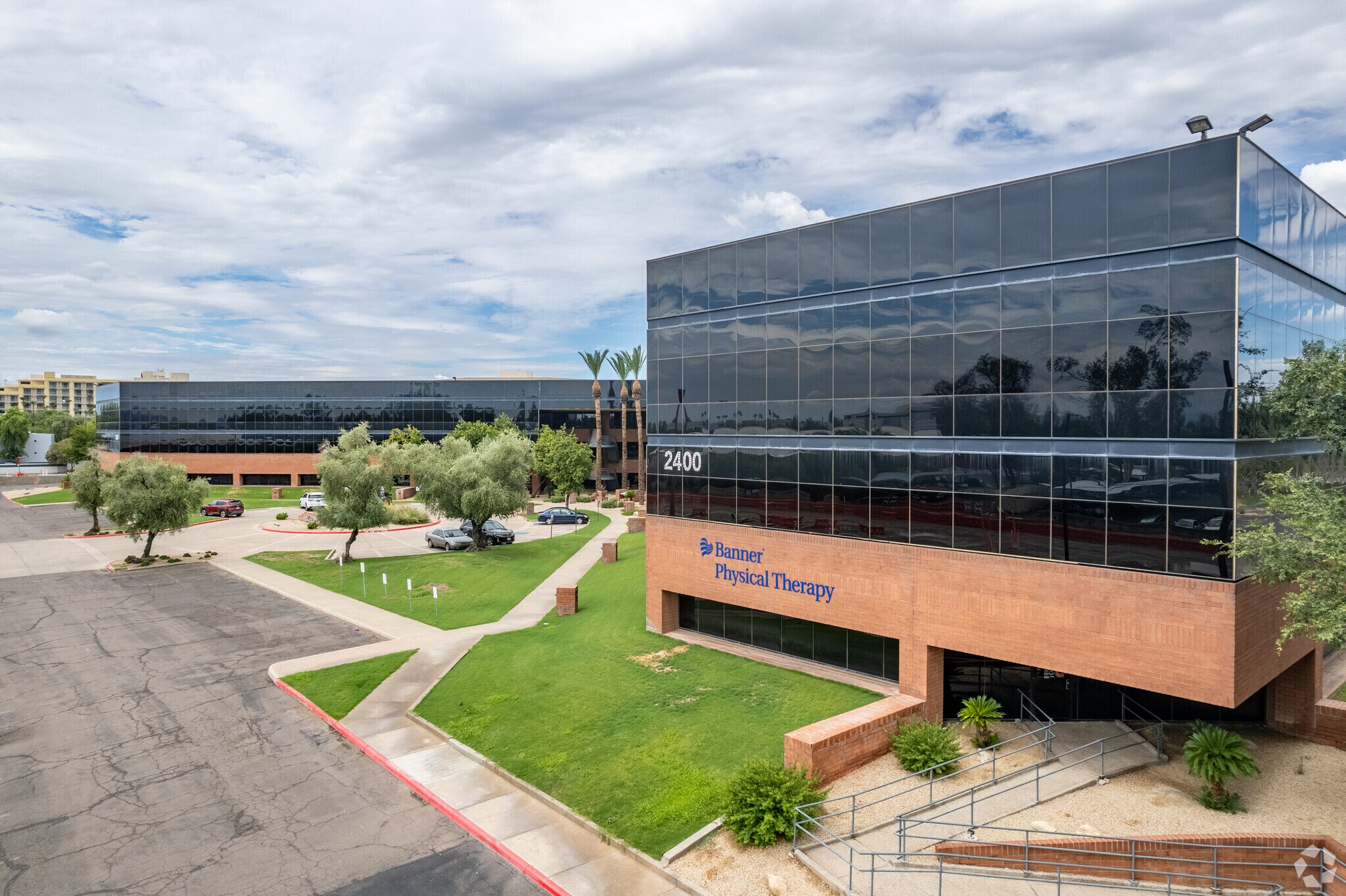 2400 W Dunlap Ave, Phoenix, AZ à louer Photo de l’immeuble– Image 1 sur 7