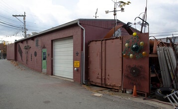 2 Loring Street, Hudson, MA à louer Photo de l’immeuble– Image 1 sur 4