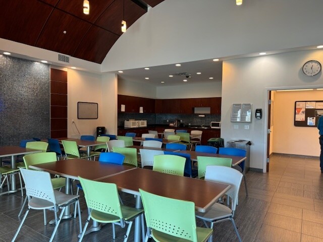 270-280 S Yonge St, Ormond Beach, FL à louer - Photo intérieure – Image 3 sur 16