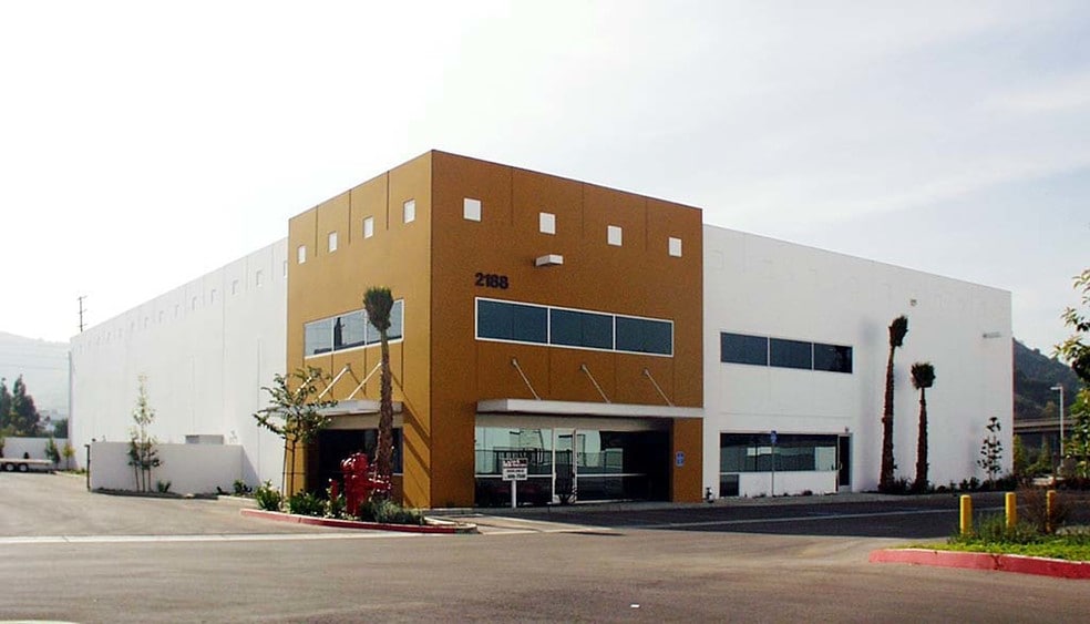 2188 Pomona Blvd, Pomona, CA à louer - Photo de l’immeuble – Image 3 sur 9