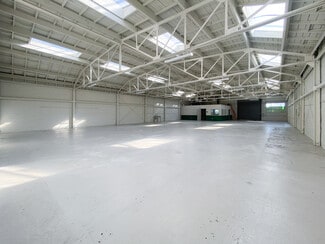 Plus de détails pour 2515 Seminary Ave, Oakland, CA - Local commercial à vendre