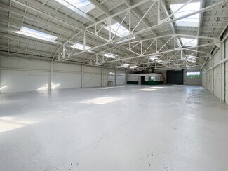 Plus de détails pour 2515 Seminary Ave, Oakland, CA - Local commercial à vendre