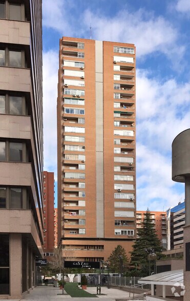 Bureau dans Madrid, Madrid à louer - Photo principale – Image 1 sur 1