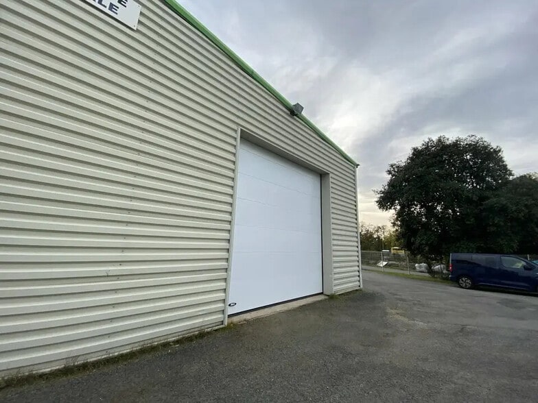 Local d’activités dans Bouguenais à louer - Photo de l’immeuble – Image 2 sur 3