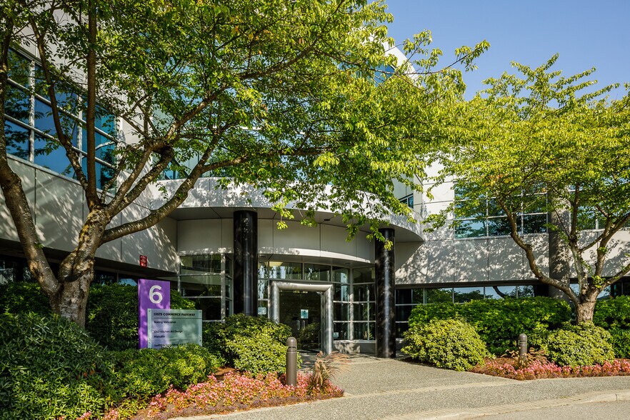 13575 Commerce Pky, Richmond, BC à louer - Photo de l’immeuble – Image 2 sur 13