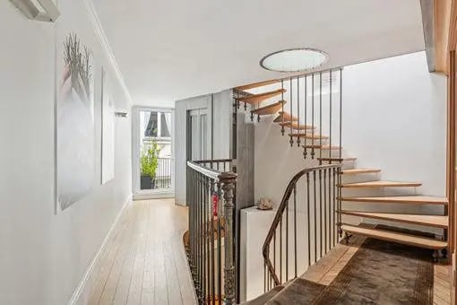 30 Avenue De Friedland, Paris à vendre - Photo de l’immeuble – Image 2 sur 11