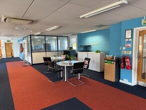 50-52 The Broadway, Crawley à louer Photo intérieure– Image 2 sur 2