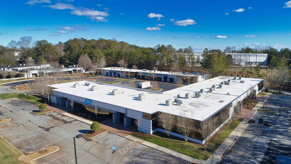 5000 Peachtree Industrial Blvd, Norcross, GA à louer - Photo de l’immeuble – Image 3 sur 7